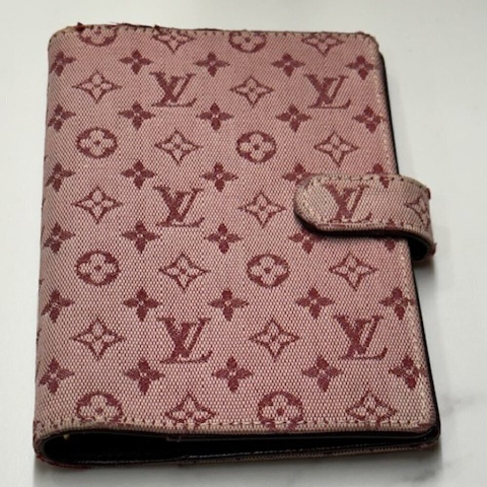 Louis Vuitton Monogram Agenda Cerise (Cherry) + 2026 calendar sheets